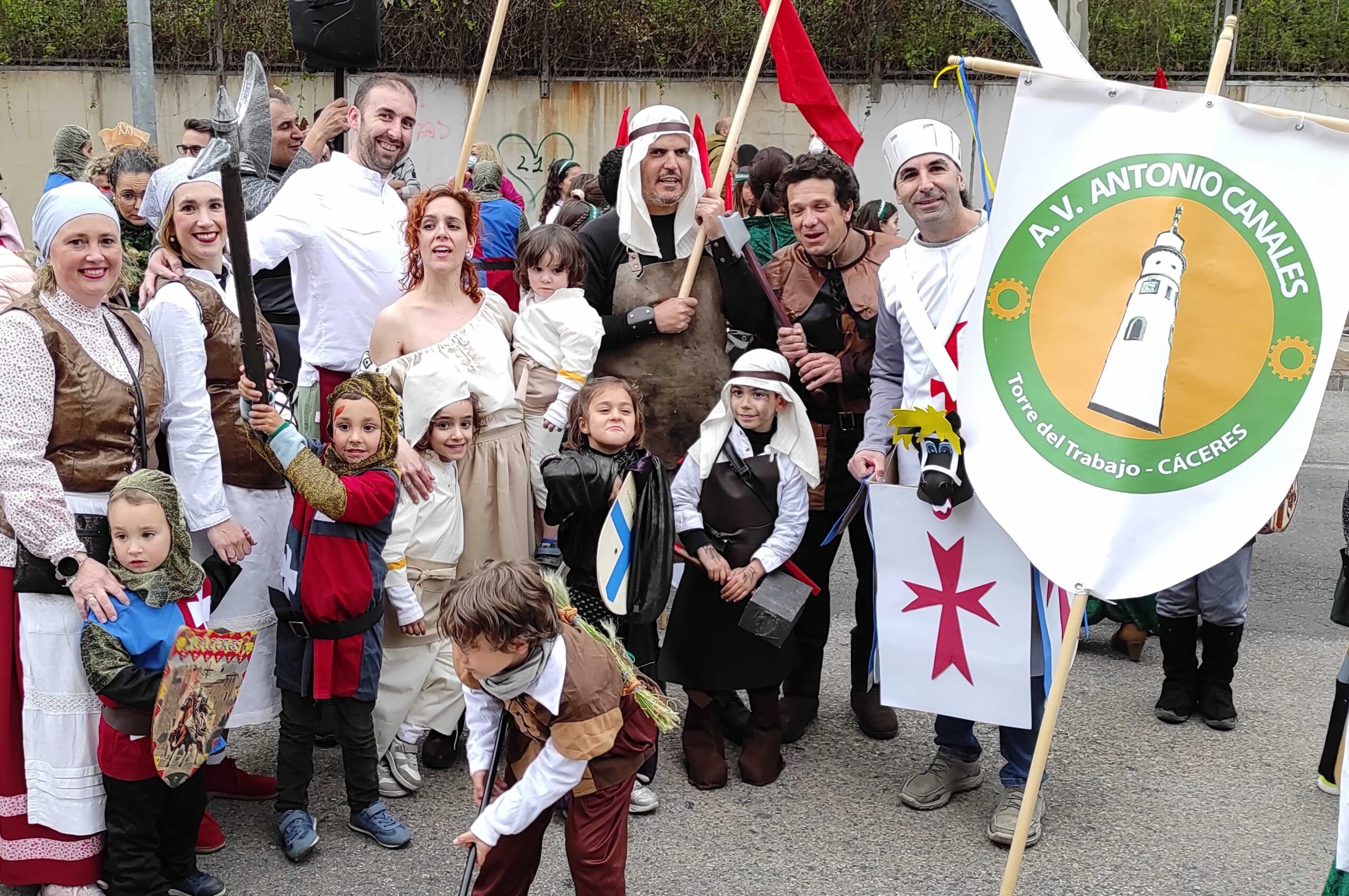 La A. V. Antonio Canales en el desfile de San Jorge